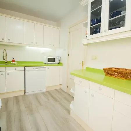 Carlota Apartment- Frontline Daire