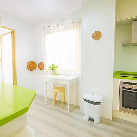 Daire Carlota Apartment- Frontline