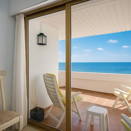 Daire Carlota Apartment- Frontline *