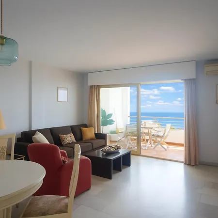 Daire Carlota Apartment- Frontline